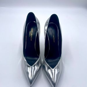 Silver pumps